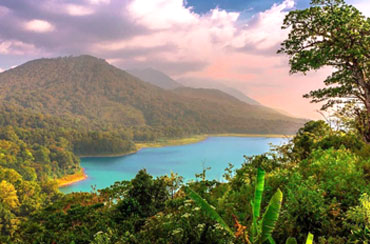 Lake Tamblingan and Lake Buyan